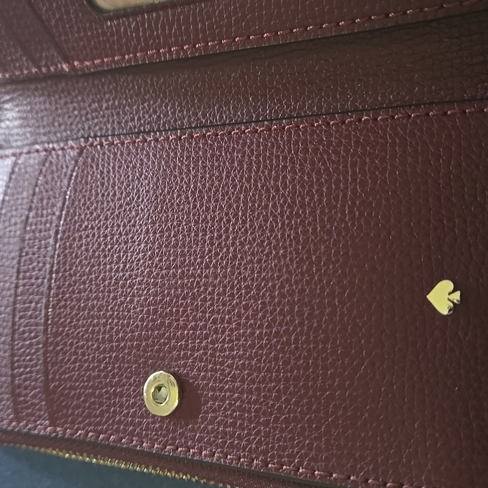 Kate SPADE bifold Wallet - Picture 5 of 13